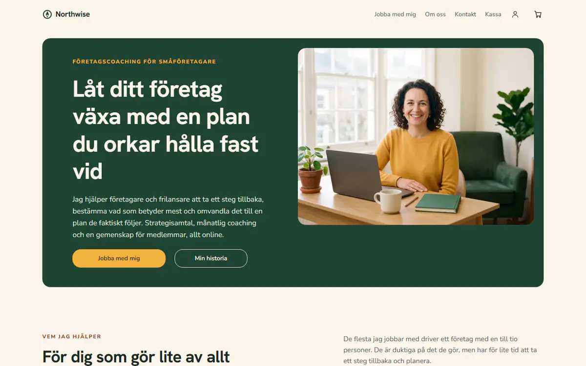 Webbplatsmall för affärscoacher, på en dator